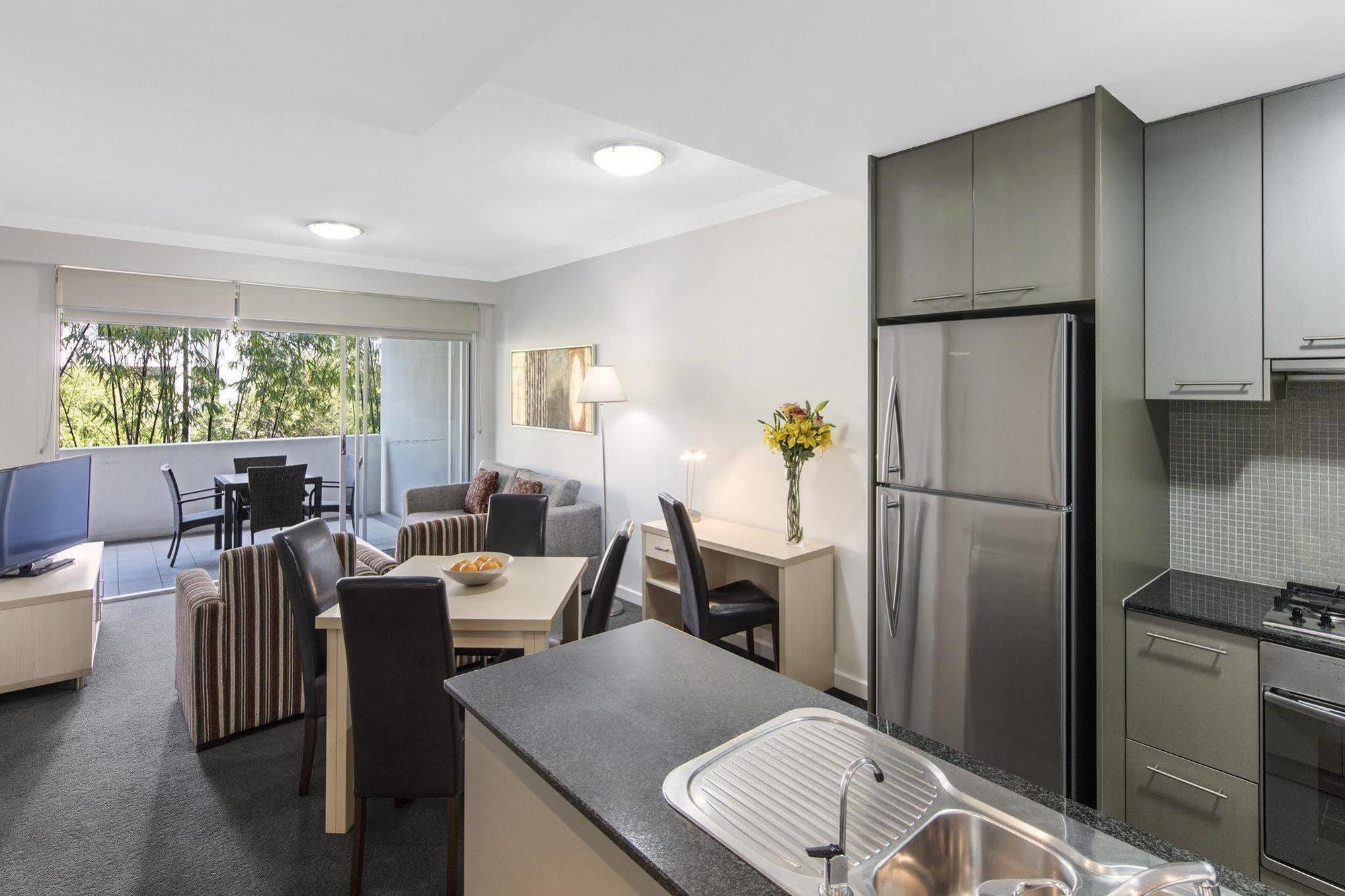 Oaks Brisbane Mews Suites מראה חיצוני תמונה